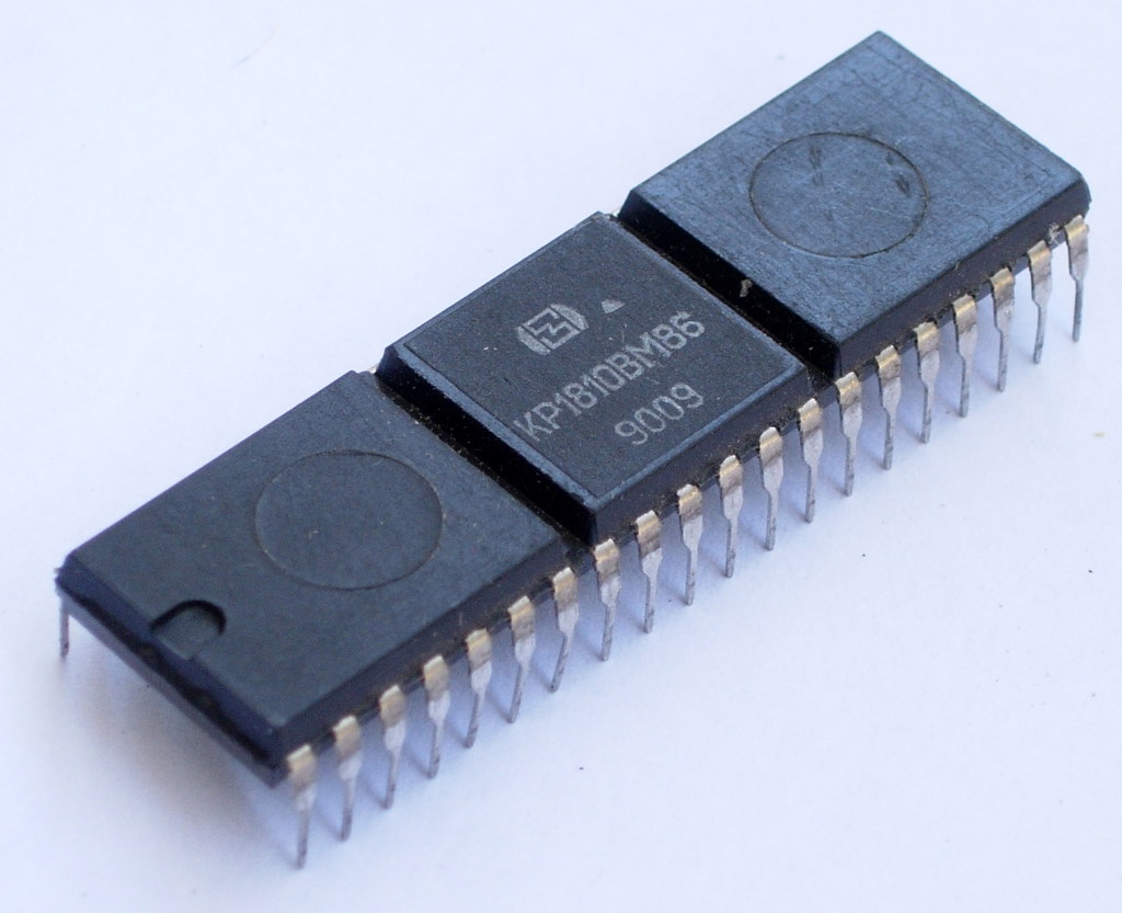 КР1810ВМ86, однокристальный 16-разрядный микропроцессор