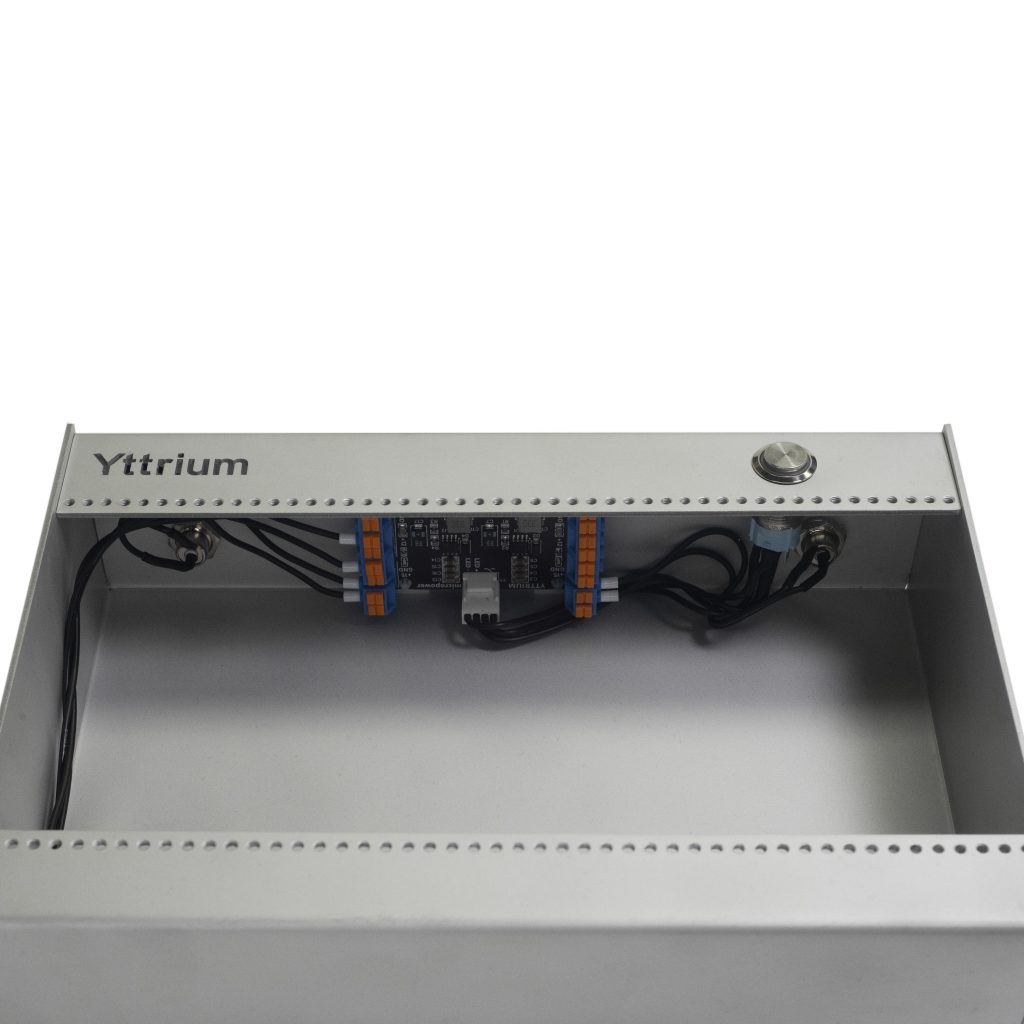 Yttrium Microcase silver 34hp